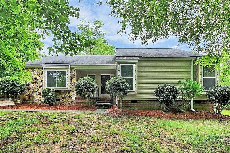 11307 Five Cedars Rd, Charlotte, NC 28226