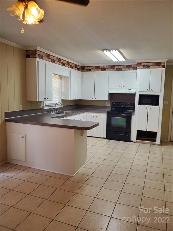 111 Tanglewood Dr, Kannapolis, NC 28081