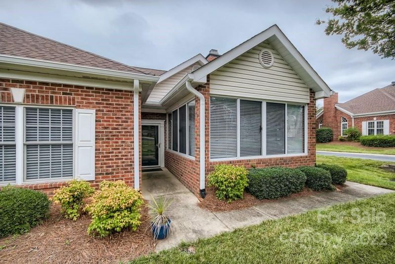 8325 Windsor Ridge Dr, Charlotte, NC 28277