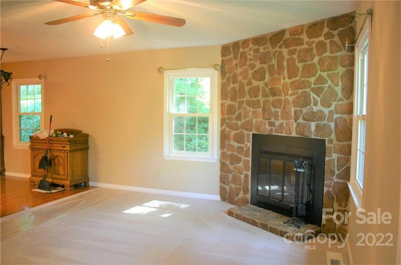 310 31st Ave NW, Hickory, NC 28601