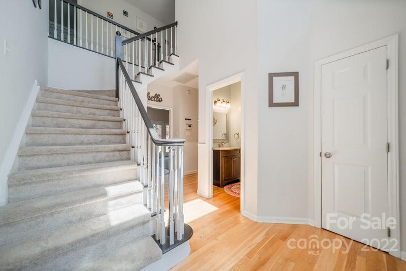 2801 Winghaven Ln, Charlotte, NC 28210