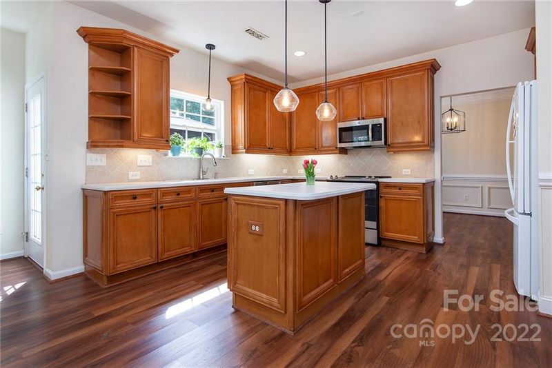 3813 Watts Bluff Dr, Charlotte, NC 28213