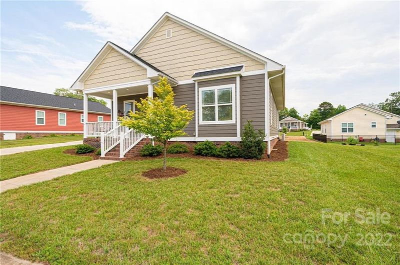 1080 33rd Avenue Loop NE, Hickory, NC 28601