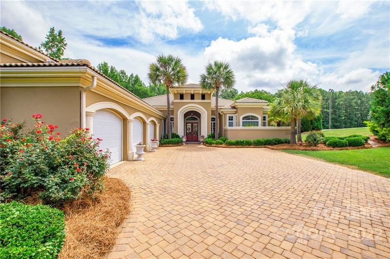 1820 Charlotte Hw, Lancaster, SC 29720