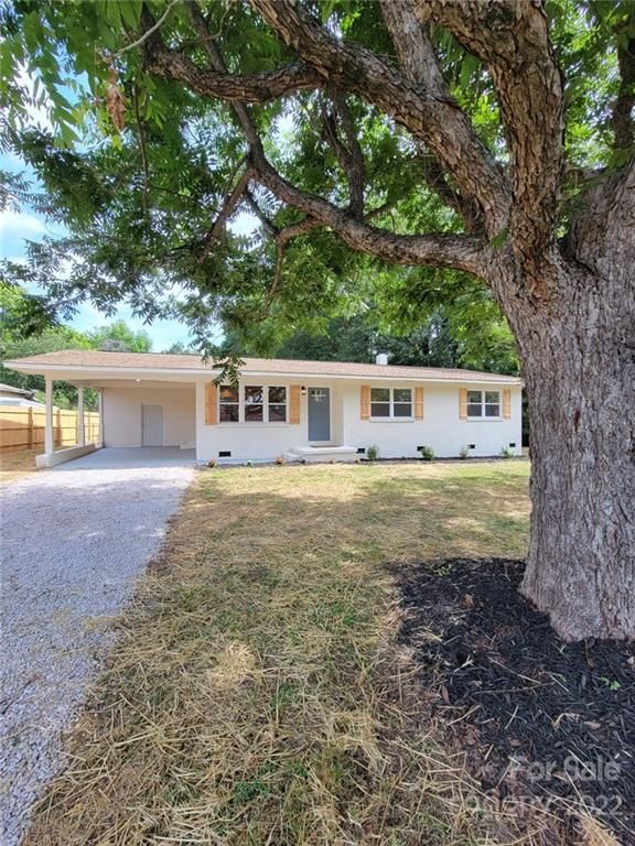 1848 Ratchford Dr, Dallas, NC 28034