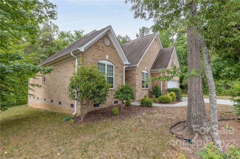 6017 Albiza Dr, Harrisburg, NC 28075