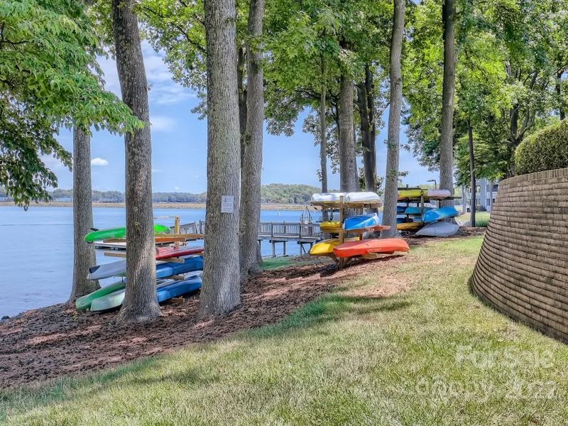 332 Northwest Dr, Davidson, NC 28036