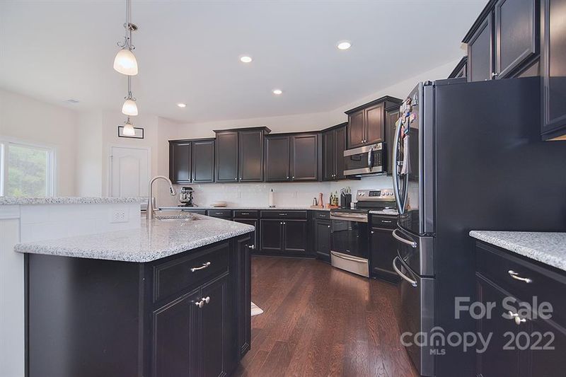 16108 Hammersmith Farm Dr, Charlotte, NC 28273