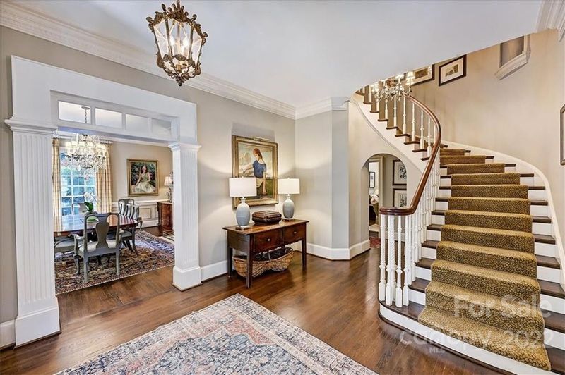 622 Museum Dr, Charlotte, NC 28207
