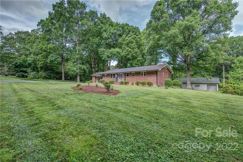 1411 Midwood Dr, Gastonia, NC 28052
