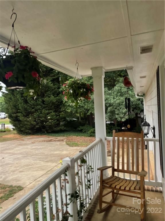 6917 Forest Manor Dr, Denver, NC 28037