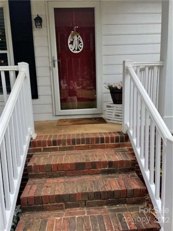 6917 Forest Manor Dr, Denver, NC 28037