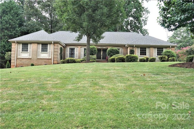 1005 E 24th St, Newton, NC 28658