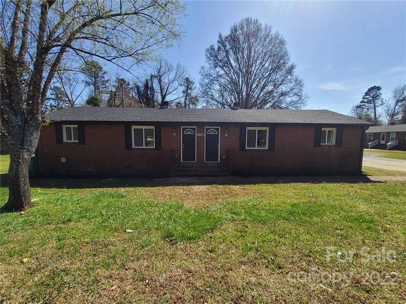2700 Capitol Dr, Charlotte, NC 28208