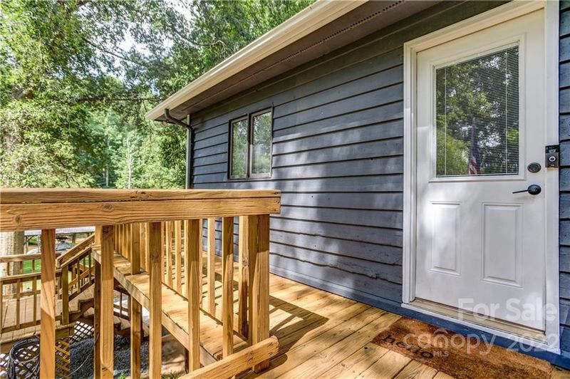 7066 Executive Cir, Denver, NC 28037