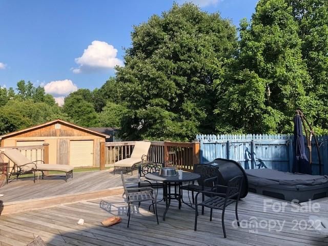 11630 Chadburn Ln, Charlotte, NC 28215