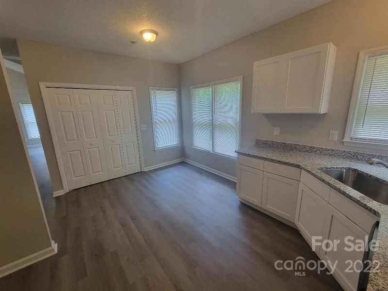 10903 Gladewater Dr, Matthews, NC 28105