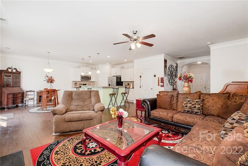 613 Augustus Ln, Mount Holly, NC 28120