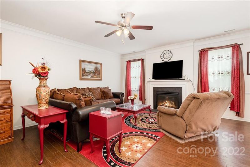 613 Augustus Ln, Mount Holly, NC 28120