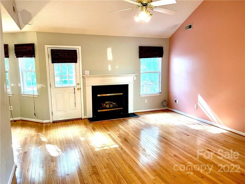 821 Silver Ct, Charlotte, NC 28217