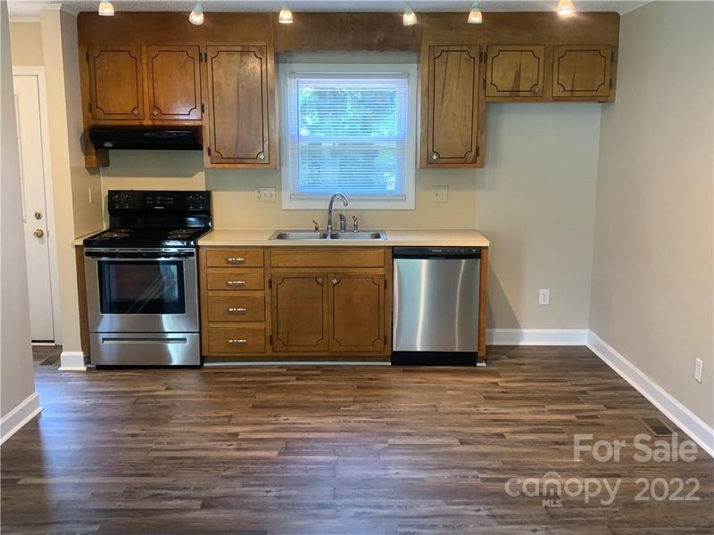408 Millsaps Rd, Statesville, NC 28625