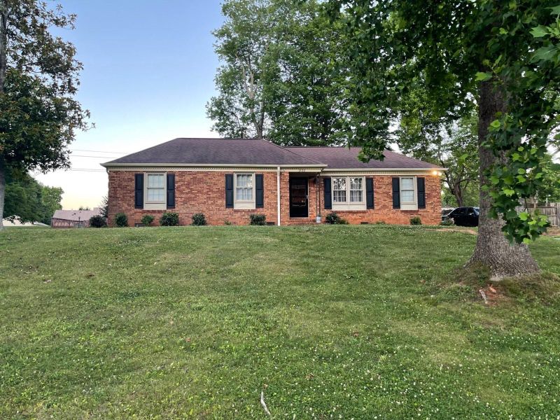 2122 Regent Ct, Gastonia, NC 28054