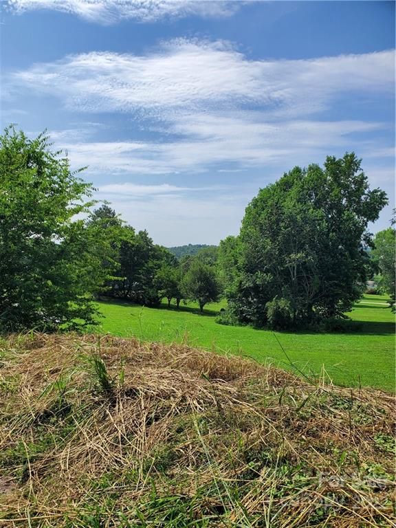 114 Hannah Sue Ct #5, Harmony, NC 28634