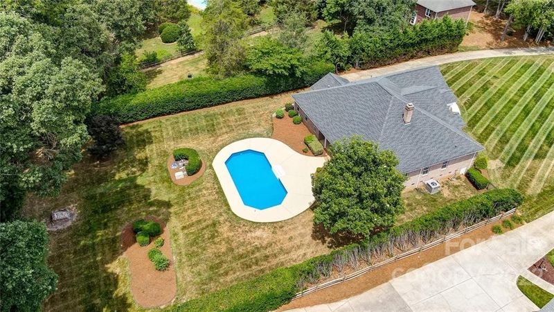 9020 Ranchview Ct, Matthews, NC 28104
