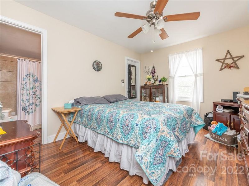 1401 Due West St, Kannapolis, NC 28081