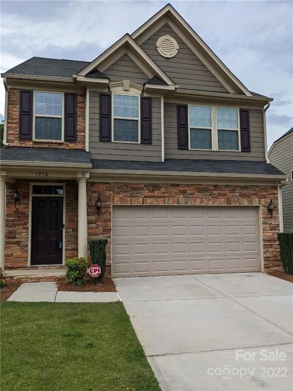 1916 Fleetwood Dr, Charlotte, NC 28208