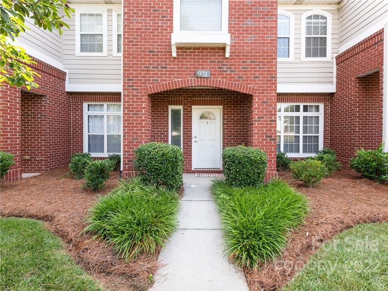 921 Central Park Cir, Davidson, NC 28036