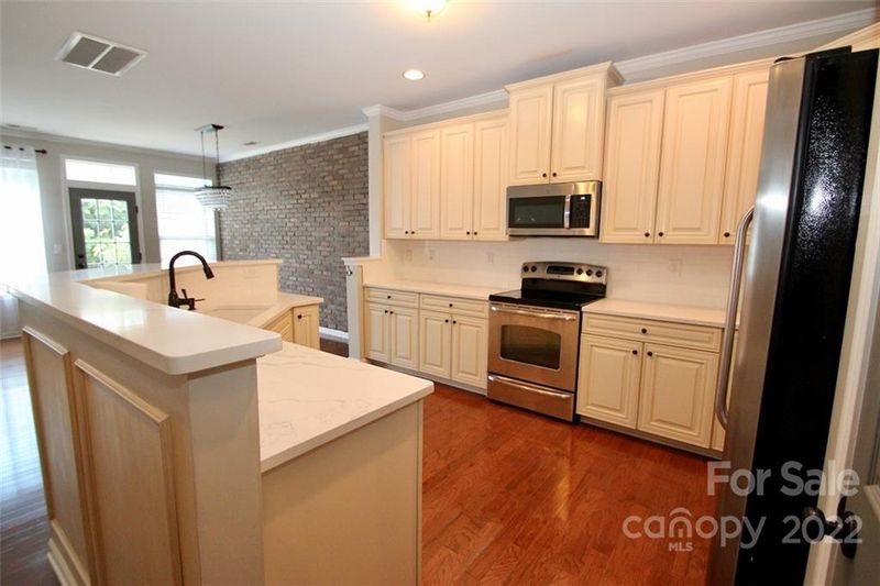 21548 Old Canal St, Cornelius, NC 28031
