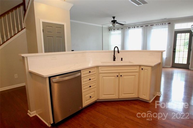 21548 Old Canal St, Cornelius, NC 28031