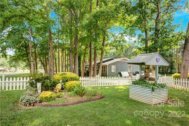 116 Country Ln, Belmont, NC 28012