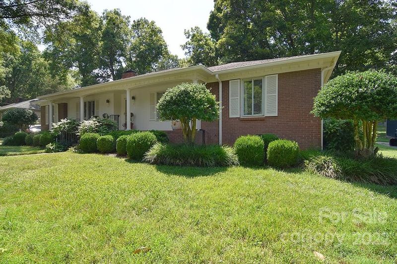 1109 Redcoat Dr, Charlotte, NC 28211