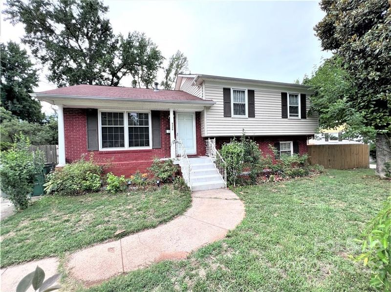 5326 Amity Pl, Charlotte, NC 28212