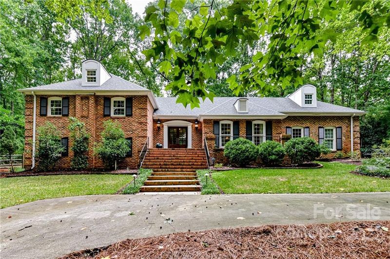 5406 Lancelot Dr, Charlotte, NC 28270