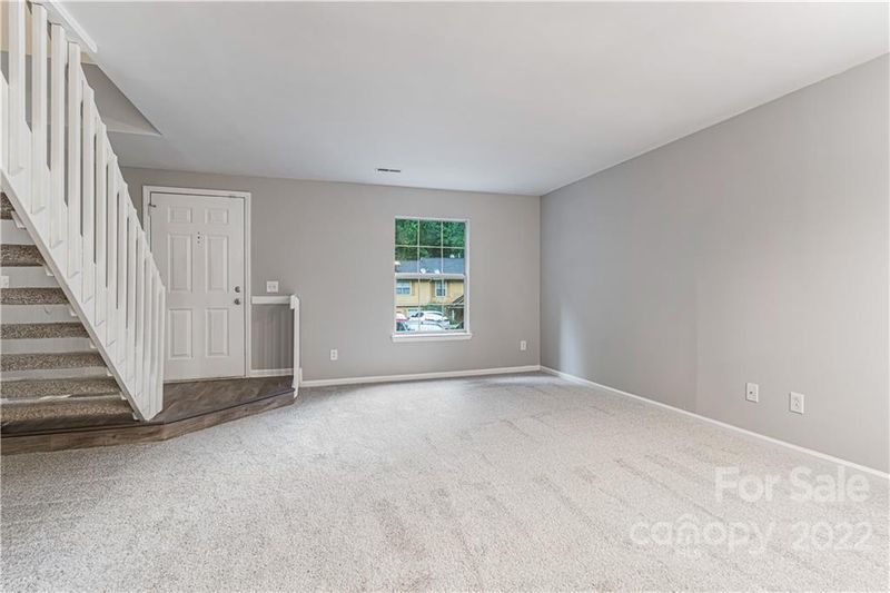 3955 Briarhill Dr, Charlotte, NC 28215