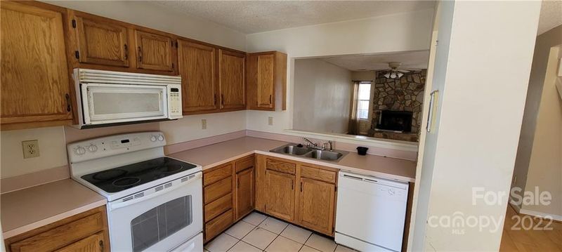 6343 Windsor Gate Ln, Charlotte, NC 28215