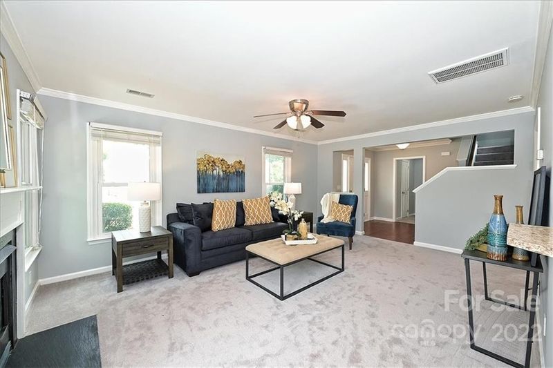 8613 Fox Chase Ln, Charlotte, NC 28269