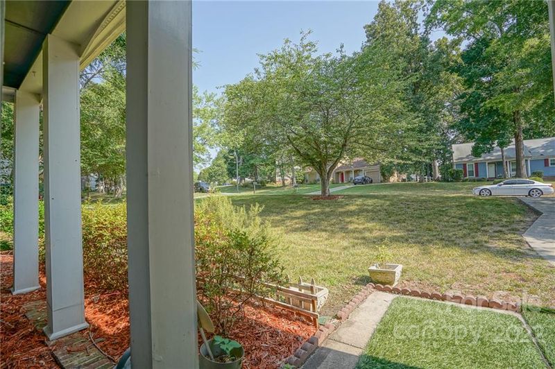 2313 Oak Leigh Dr, Charlotte, NC 28262