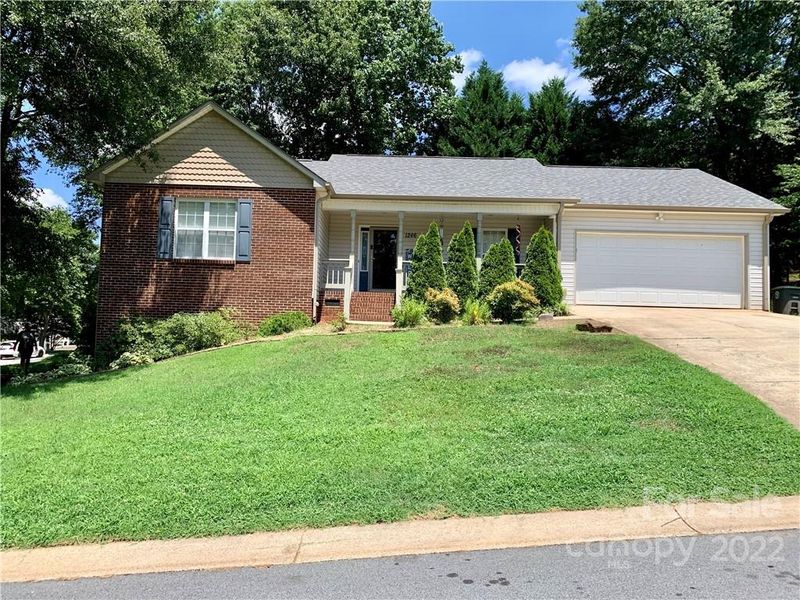 1246 Counselor Dr, Newton, NC 28658