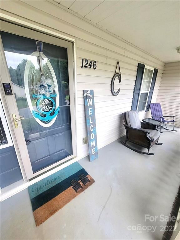 1246 Counselor Dr, Newton, NC 28658