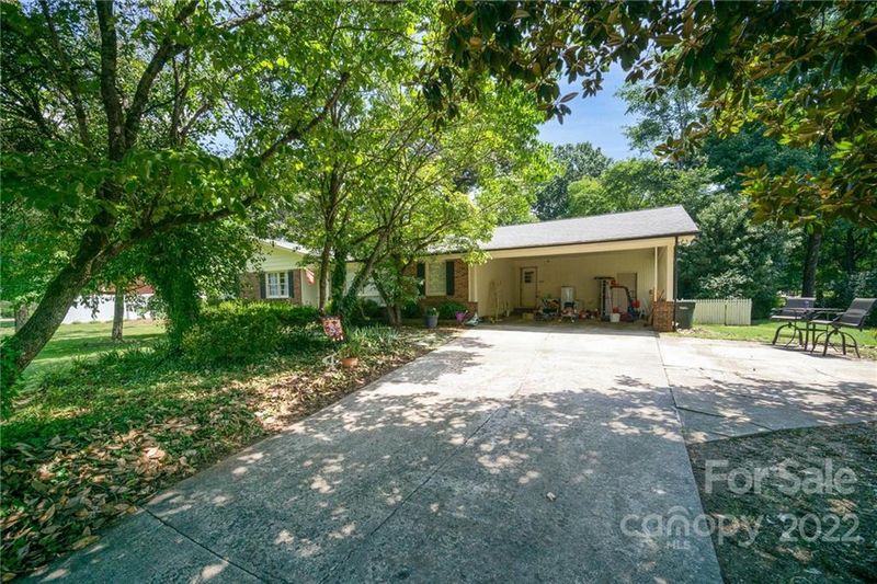 389 Spruce Pl, Concord, NC 28025