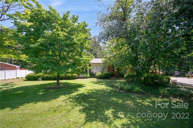 389 Spruce Pl, Concord, NC 28025