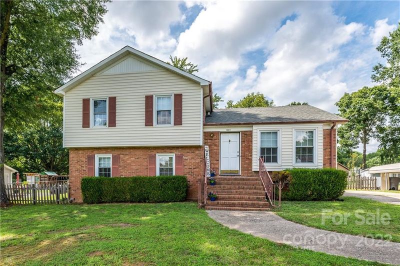 12211 Taragate Dr #9, Charlotte, NC 28273