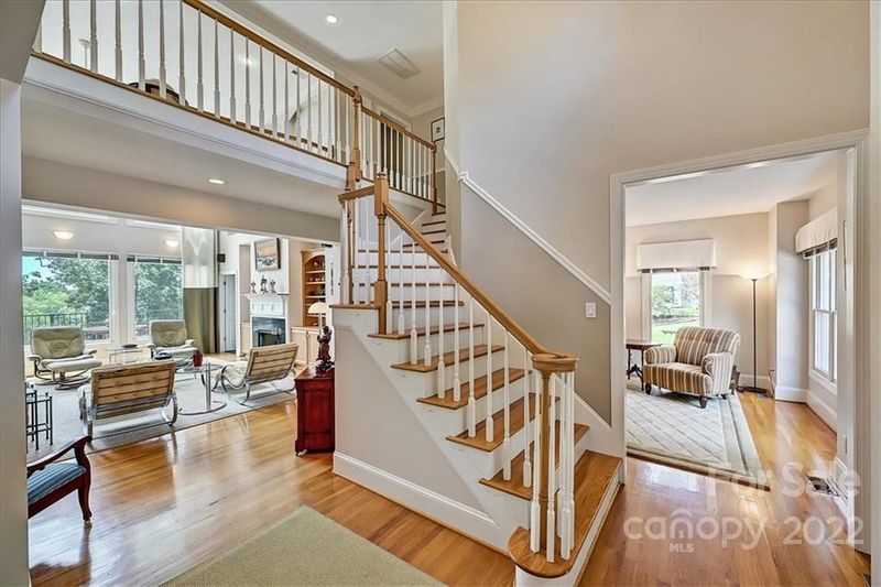 7121 Topsail Cir, Tega Cay, SC 29708