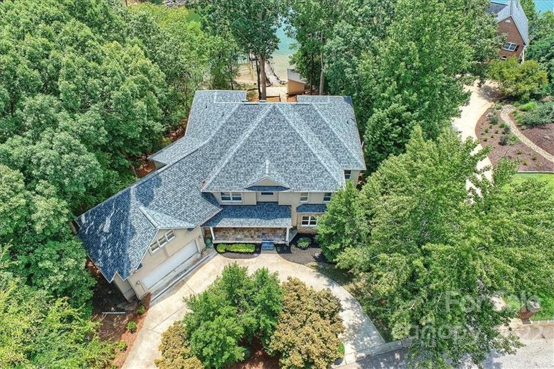 7121 Topsail Cir, Tega Cay, SC 29708
