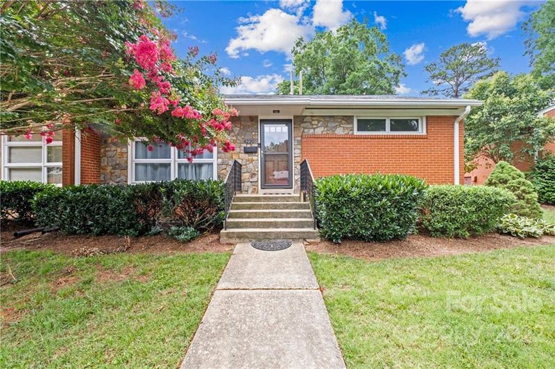4220 Randolph Rd, Charlotte, NC 28211