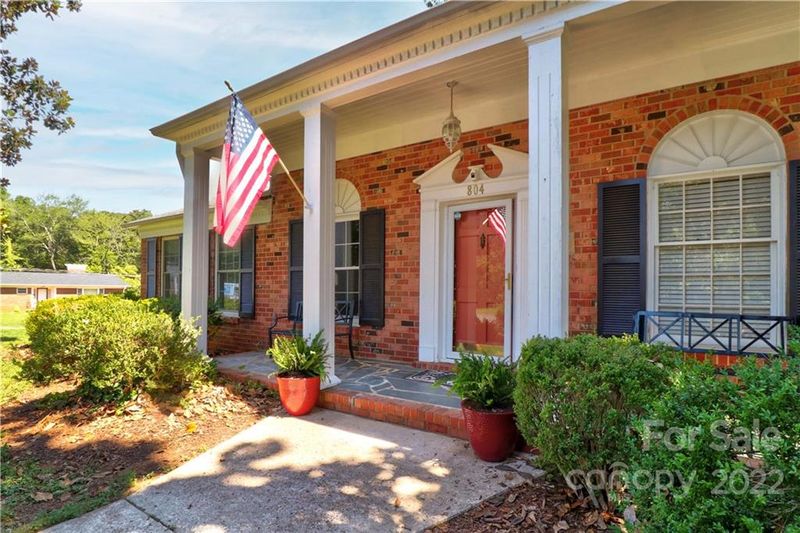 804 Birchcrest Dr, Statesville, NC 28677